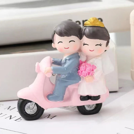 Couples Miniature for Home, Bedroom, Living Room, Office, Restaurant Decor, Figurines and Cake Decoration Item for Anniversary Cake