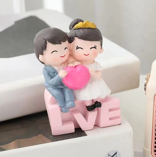 Couples Miniature for Home, Bedroom, Living Room, Office, Restaurant Decor, Figurines and Cake Decoration Item for Anniversary Cake