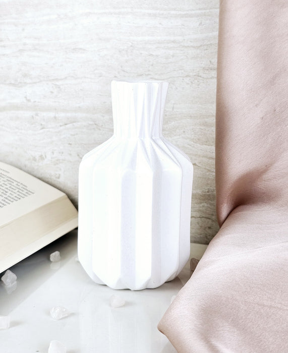 Resin Flower Vase for Home Decor, Bedroom, Living Room, Office, Balcony, Kitchen, Table,Gift for Birthday, Anniversary, Nordic Design, Diwali Decor