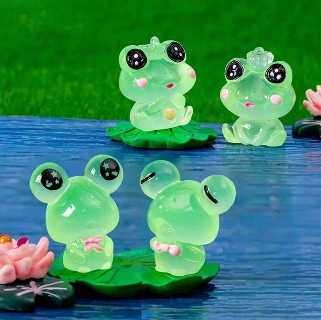 Frog Miniature Set for Home, Bedroom, Living Room, Office, Restaurant Decor, Figurines and Valentine Decoration Items, (Resin)(6 pieces)