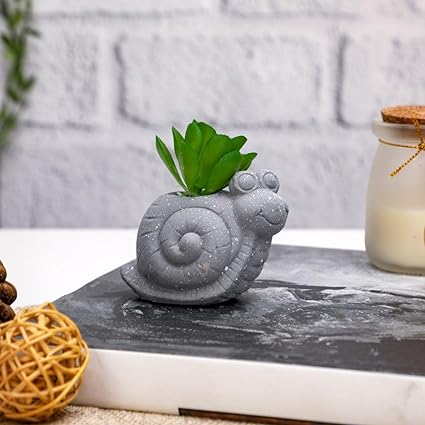 Mini Aesthetic Succulent Plant with Ceramic Cement Snail Pot for Indoor,to Add Charm to Your Homedecor